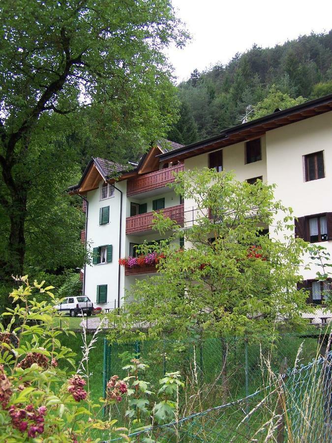 B&B Ai Pini Tiarno di Sopra Εξωτερικό φωτογραφία